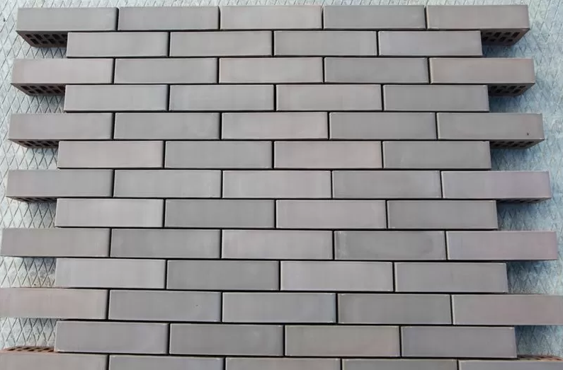 КИРПИЧ ВКЗ БАВАРСКАЯ КЛАДКА С ФЛЕШ ОБЖИГОМ ГРАФИТ ГЛАДКИЙ 0,7NF